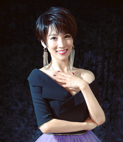 吴京自曝追求谢楠过程，想当男友要申请，领证