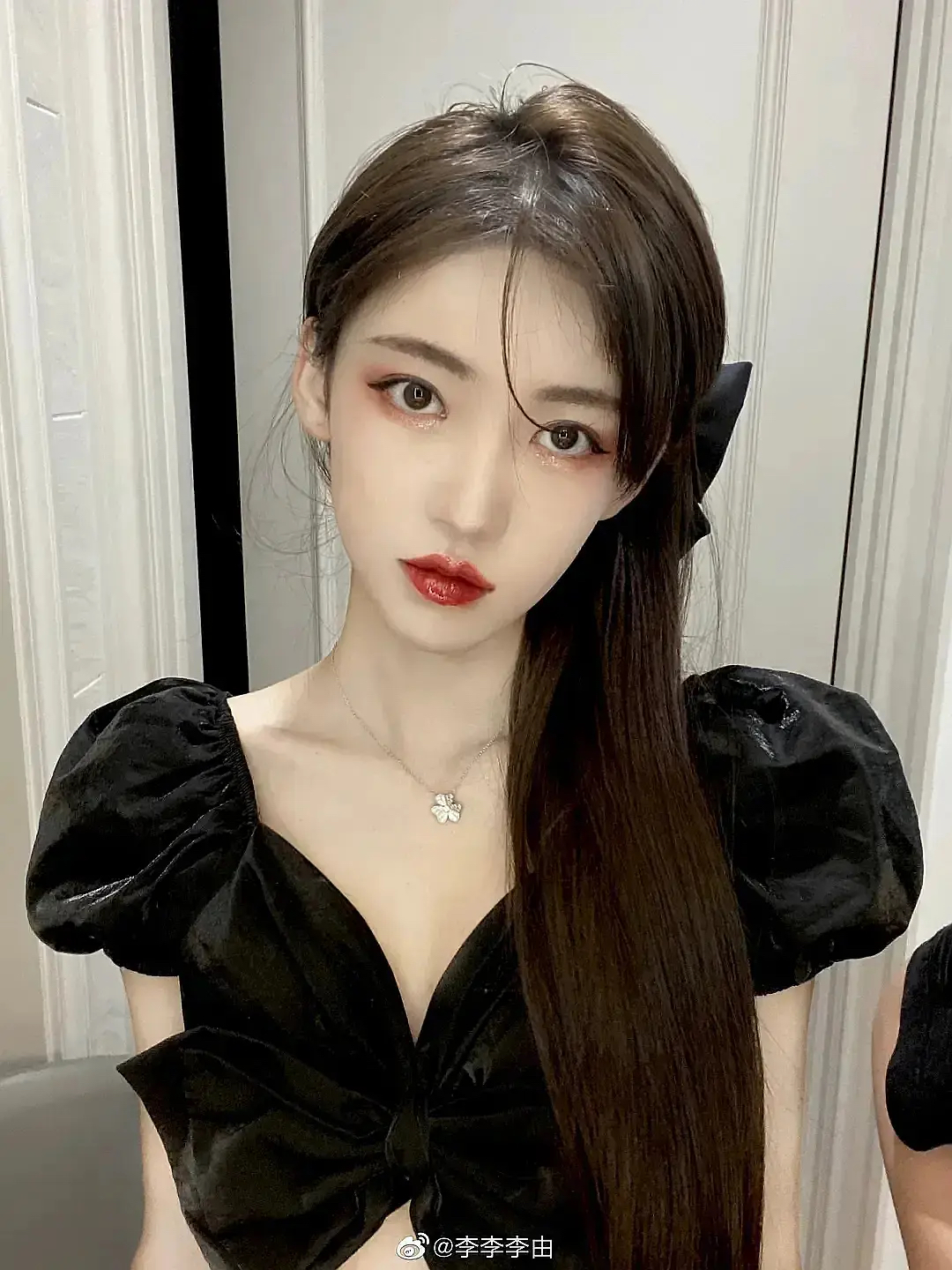 为出道抛弃女友，撩变性人？太精彩了