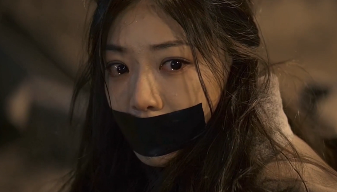 一张“豆腐皮”炸出演技派，被绑哭戏爆裂，邓