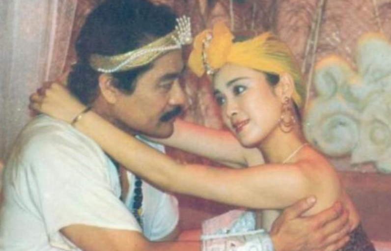 “最美妲己”傅艺伟复出，重扮古装造型，这张