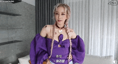 40岁女丑星火了20年 她露骨大胆还口不择言 但就