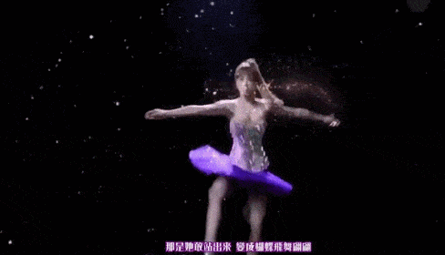 40岁女丑星火了20年 她露骨大胆还口不择言 但就