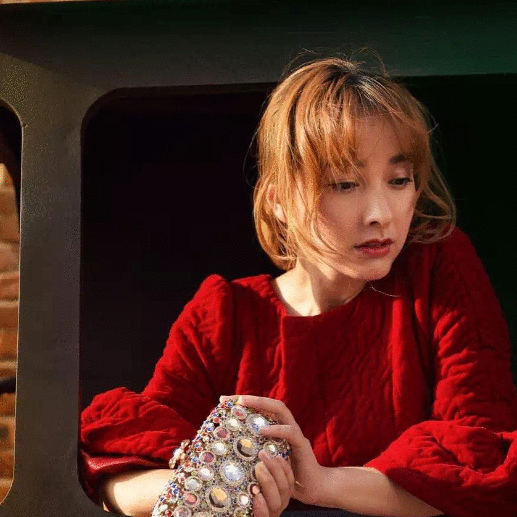 发什么了？谢娜认证修改，去掉“湖南卫视”！