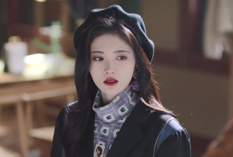 鞠婧祎新戏暴露真实身高,远景镜头比群演矮太