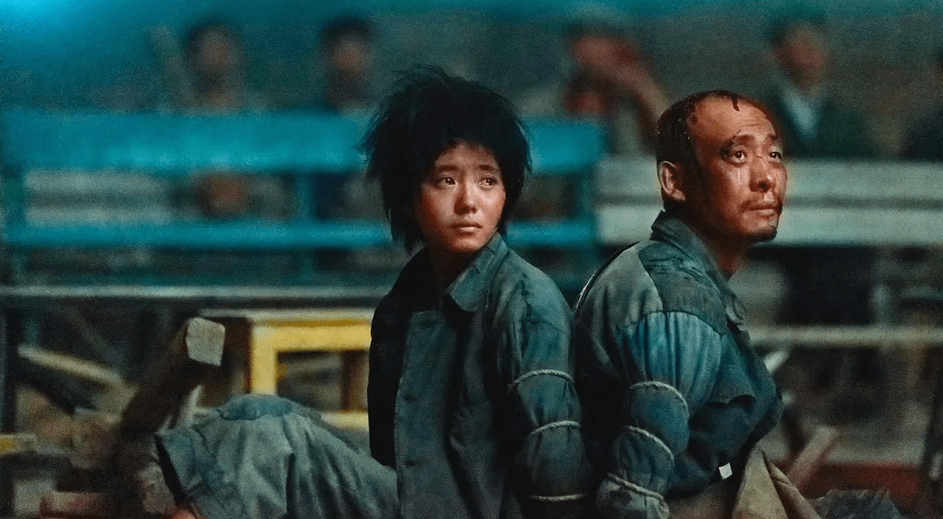 《一秒钟》：讲过无数遍的父女情，为何依然动