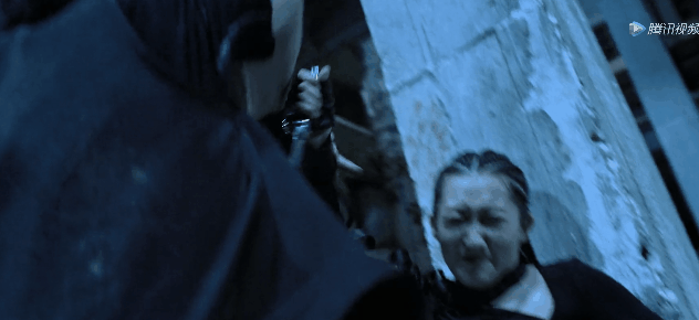 主创阵容“弱”，却被夸低配《拆弹专家》，上