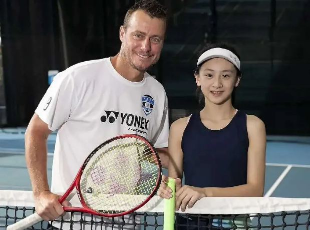 《爸哪》萌娃进入青春尴尬期,森蝶显壮生男相