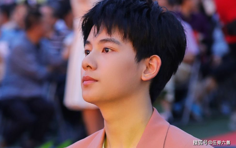 福布斯30岁以下精英榜:虞书欣刘雨昕皆上榜,选