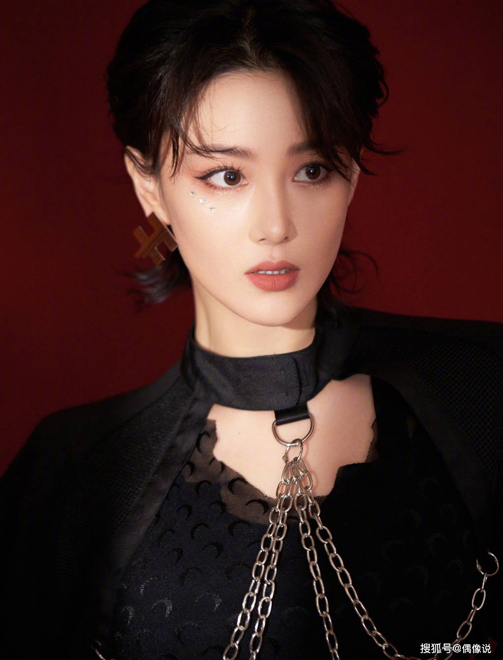 张馨予首谈前任,反问:谈过恋爱就没资格结婚