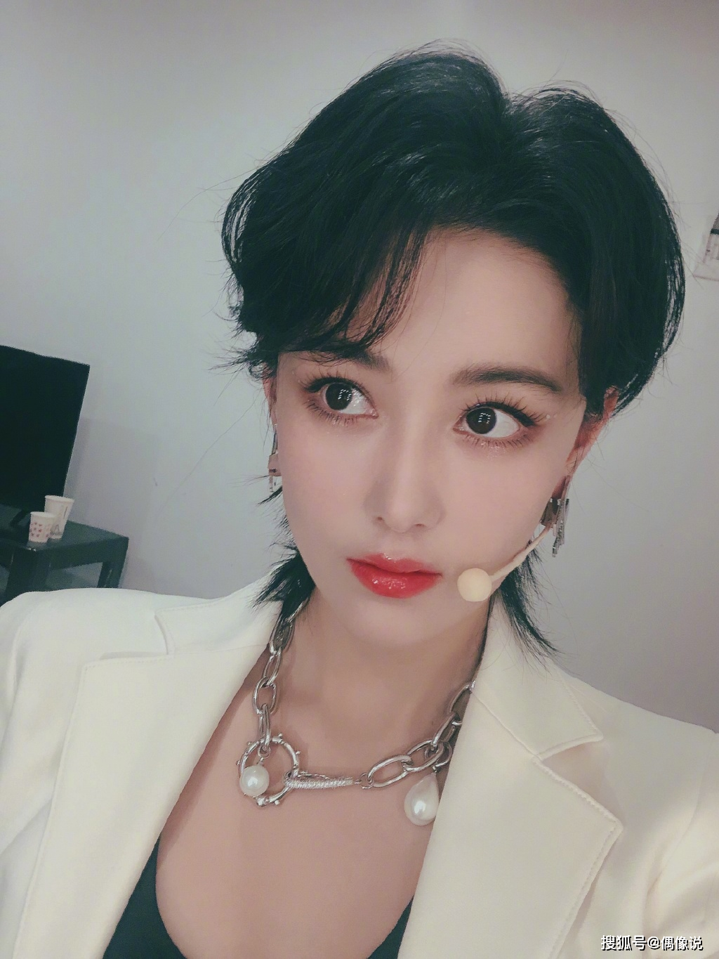 张馨予怒晒法院判决书,索要158800元侵权款,但