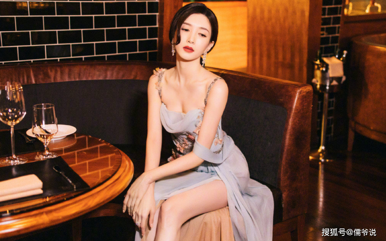 体重120？江疏影发声辟谣，脱礼服脱鞋是对秤最