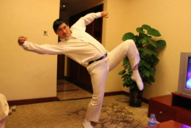 张晓磊曝大衣哥私下道歉自己决定饶过他,疑两