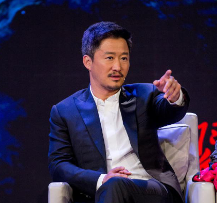 吴京自曝追求谢楠过程,想当男友要申请,领证