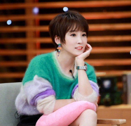 吴京自曝追求谢楠过程,想当男友要申请,领证