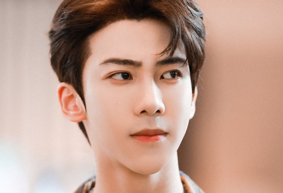 三代男艺人同住一屋,意外陷入套娃追星现场,