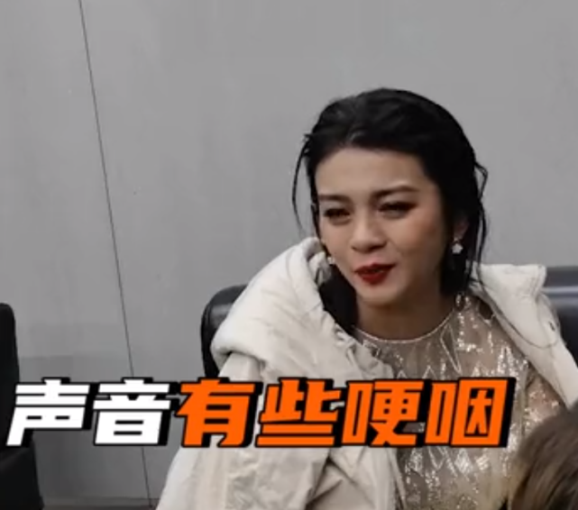 肖战骂“印度黑女”让她受伤9年!谈莉娜遭记者