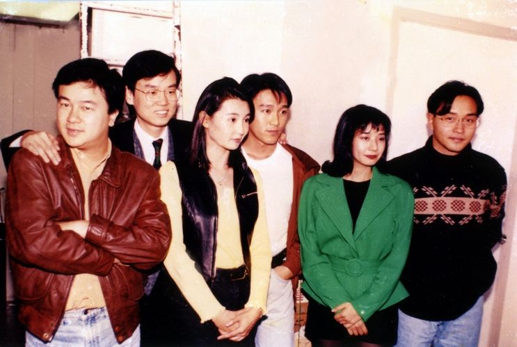 12月贺岁档前瞻：31部影片助力年度票房冲击200亿