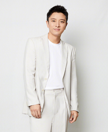 尴尬！江疏影秀好身材，自称饿到无力的她，被