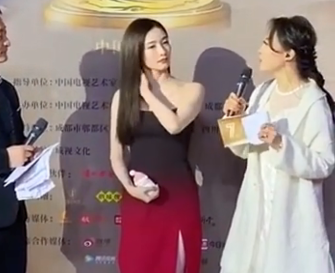 尴尬！江疏影秀好身材，自称饿到无力的她，被