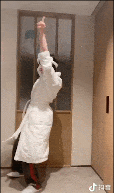 男女通吃，又帅又蠢萌，女明星都“想嫁”。她