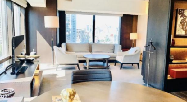 曝唐艺昕月子中心最高消费76万，2名护士照顾，