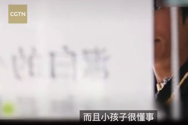 丁真同事否认其是文盲：他会拼音会打字，我们