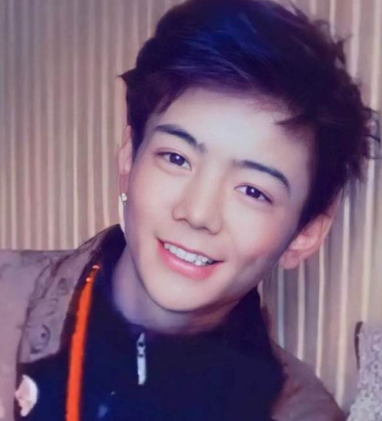 丁真同事否认其是文盲：他会拼音会打字，我们