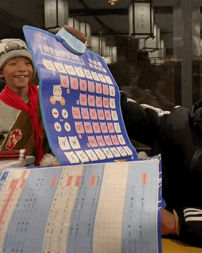 凭什么丁真没学过奥数就能走红，这届老母亲表