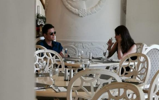 性感女神被曝隐婚生子,每段感情都很神秘