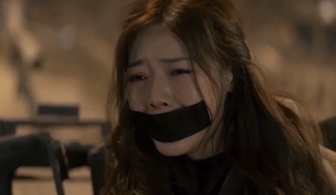 一张“豆腐皮”炸出演技派,被绑哭戏爆裂,邓