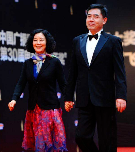 陈宝国与赵奎娥:相爱相伴46年,他们才是最佳校