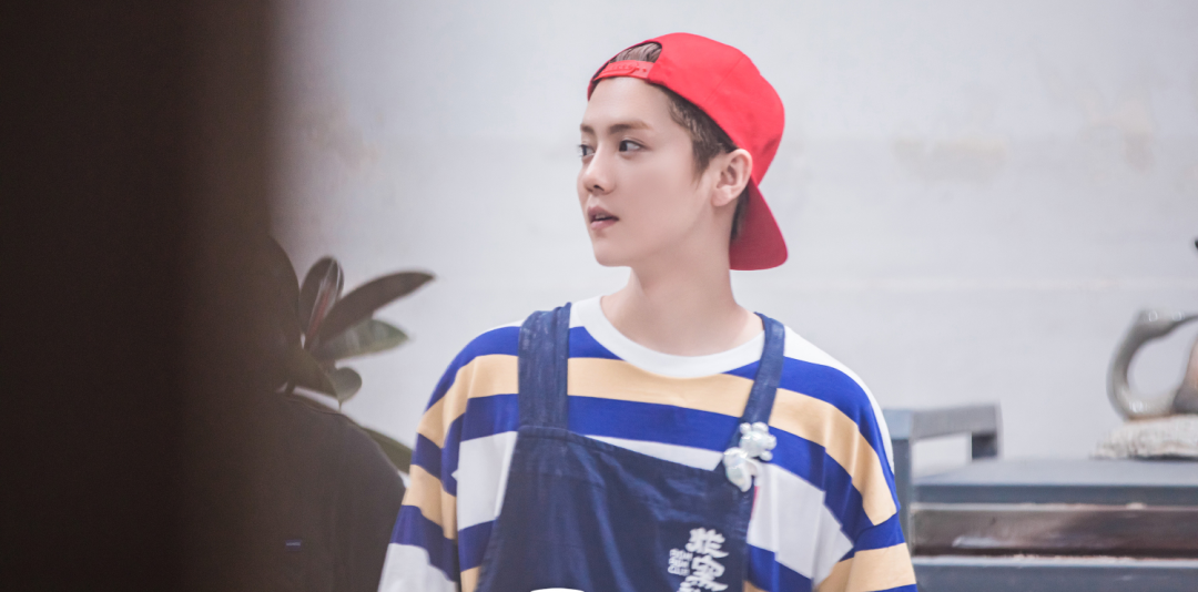 鹿晗粉丝撕《五哈》节目组,称工作人员转发谣