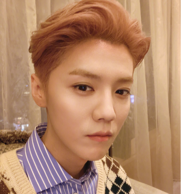 鹿晗粉丝撕《五哈》节目组,称工作人员转发谣