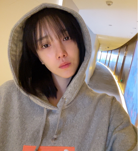 鹿晗粉丝撕《五哈》节目组,称工作人员转发谣