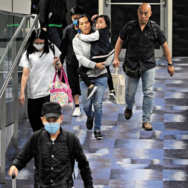 刘德华与薇娅直播，高人气把画面卡成PPT，女儿