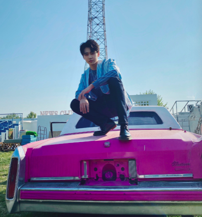 焉栩嘉被曝劈腿后，粉丝晒无修生图回踩，脸肿