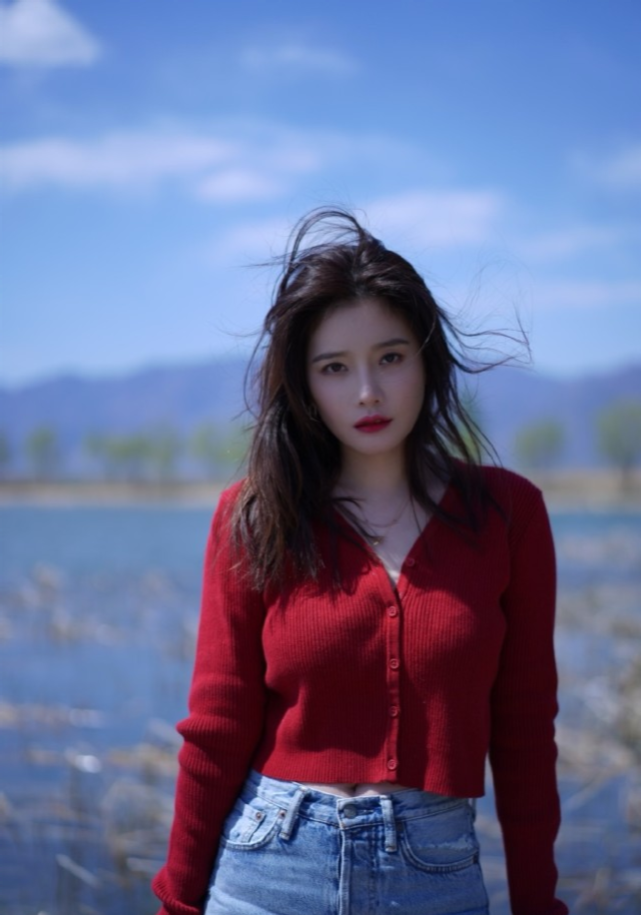 李汶翰和易易紫复合了?两人视频背景出现同款