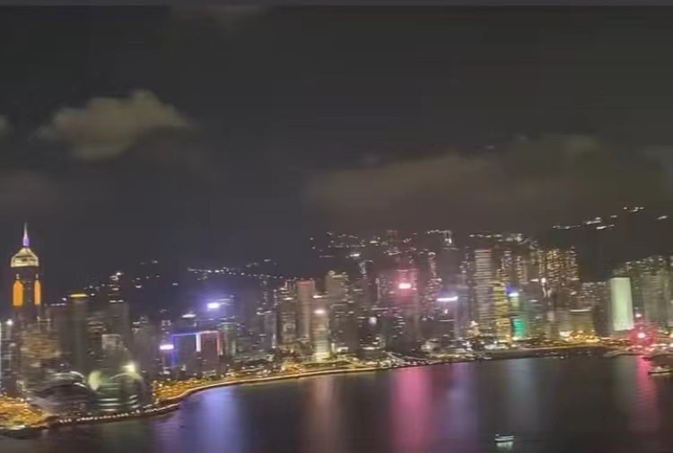 黎姿上亿豪宅罕曝光,睁眼即海景俯瞰维港,室