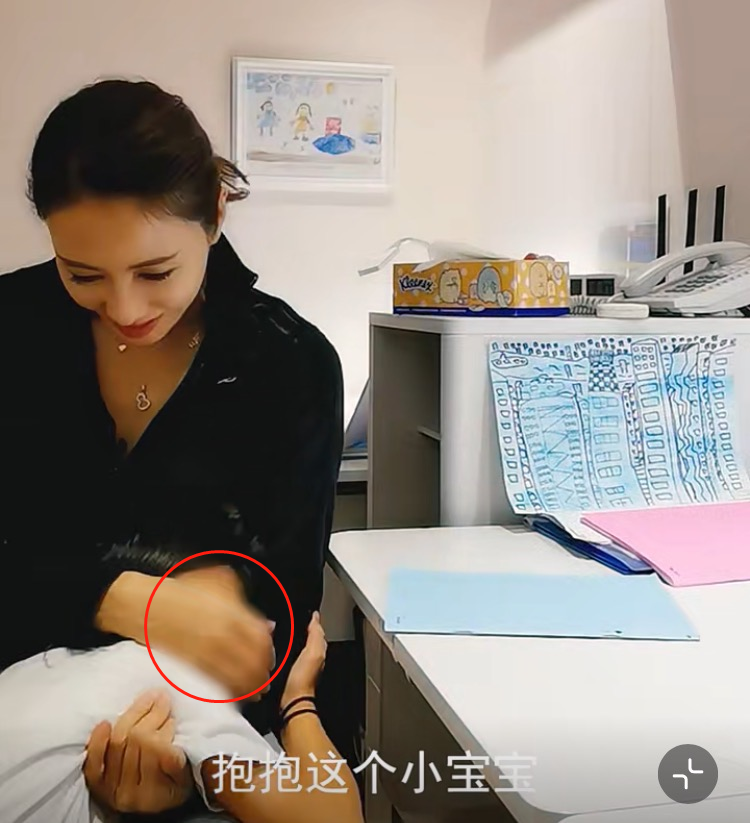 黎姿上亿豪宅罕曝光,睁眼即海景俯瞰维港,室