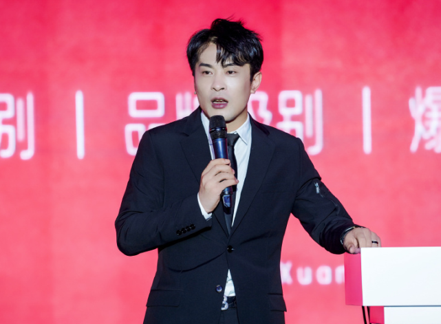 辛巴彻底凉凉！假燕窝还在调查，“家人”又因