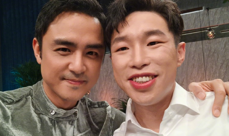 被吐槽也能应对自如,“油腻”哥哥接梗自嘲成