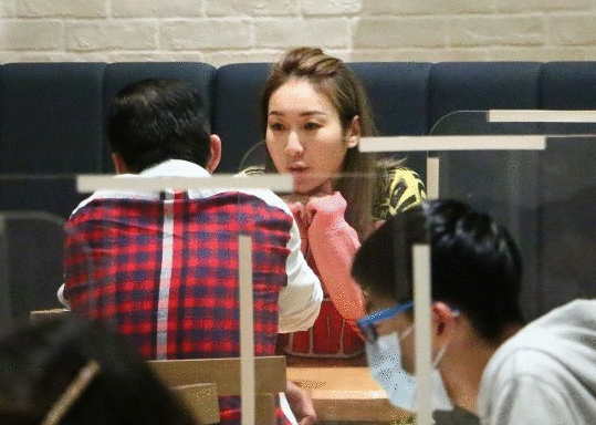 小别胜新婚！40岁TVB女星独守空帏3个月，终与老