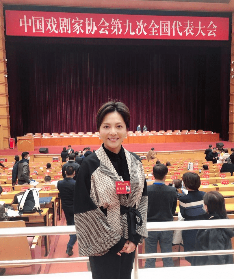 濮存昕当选中国戏剧家协会主席 沈铁梅再次当选