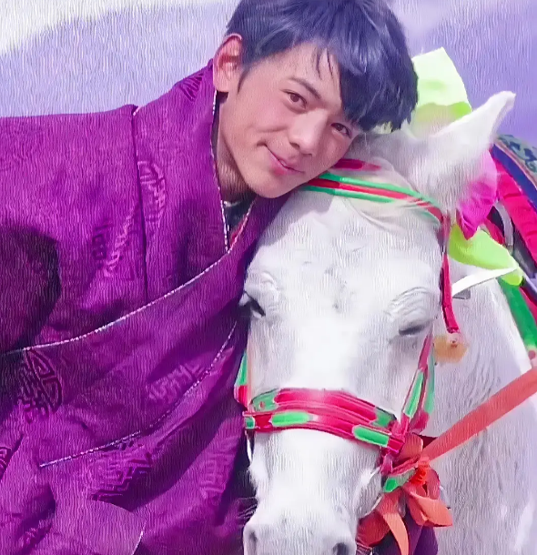 丁真拒上百个商业代言，成名后没机会回家，跟