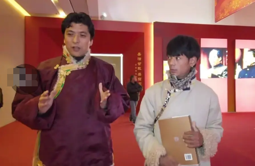 丁真拒上百个商业代言，成名后没机会回家，跟