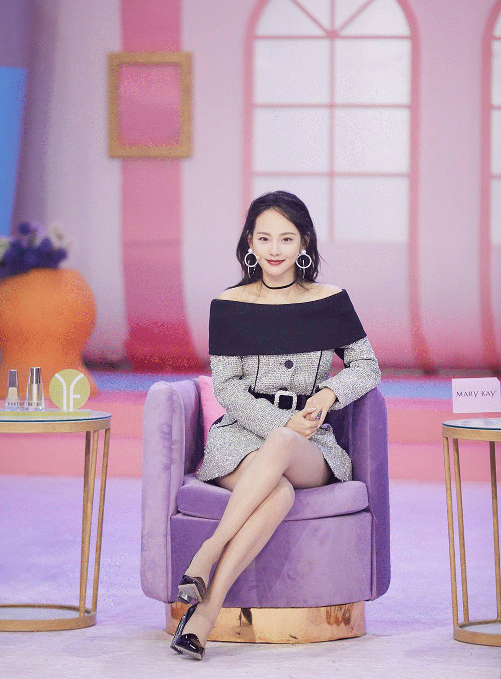 ​坐轮椅现机场，张嘉倪怎么了？