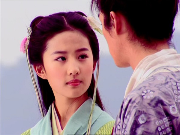 刘亦菲时隔14年再演古装剧,粉丝不满男主陈晓,