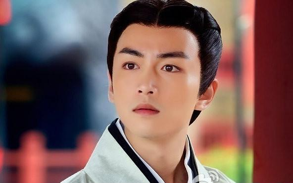 刘亦菲时隔14年再演古装剧,粉丝不满男主陈晓,