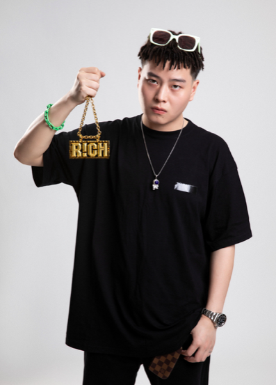 又一男星人设崩塌?被曝拖欠工资欠债不还,开