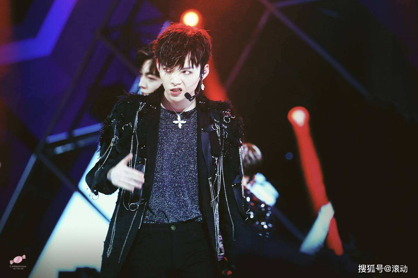 朱星杰承认恋情,王岚却称另有男友:躺枪当嫂